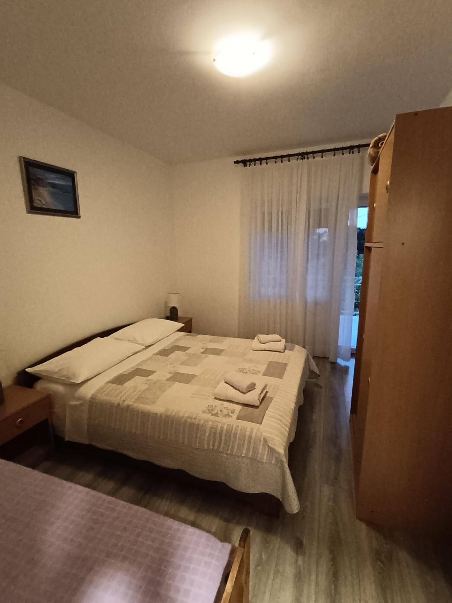 Apartments Lana Starigrad Paklenica Quarto foto